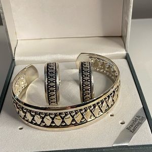 Black and silver bracelet and earrings set